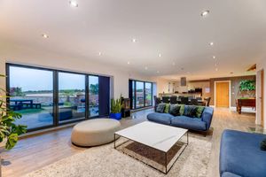 Photo 13- click for photo gallery